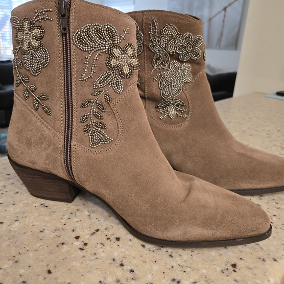 Anthropologie Floral Suede Brown Western Boots Embellished Beaded. Size 9 - Picture 5 of 7